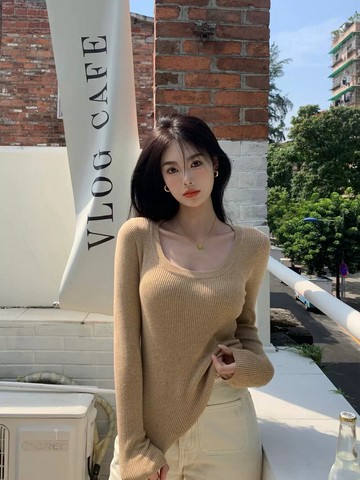 VIVILIAN大U領復古高彈性性感合身百搭針織衫