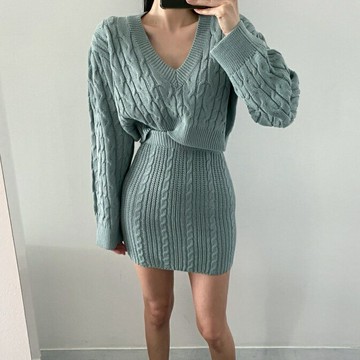 V領麻花針織上衣+短裙【8856】 秋冬新款韓系INS修身顯瘦氣質辣妹V領上衣 包臀裙 毛衣 短裙套裝