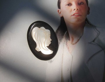 【老時光 OLD-TIME】早期二手貝殼雕刻精緻別針