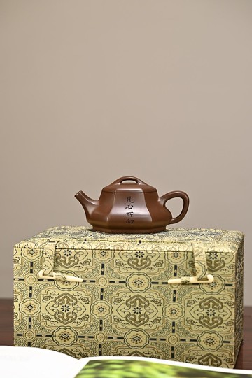 六方石瓢 全手工 容量150cc紫泥以六方制石瓢線面挺括流暢