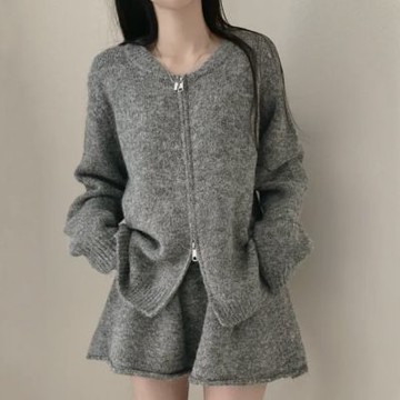 La Belleza韓版圓領保暖軟糯拉鍊針織毛衣+捲邊A字針織短裙套裝