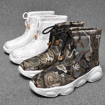 春秋季青年男女情侶款靴子中國風龍刺繡官靴復古潮流高幫運動鞋子