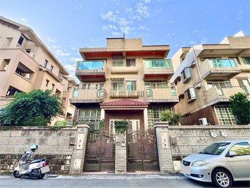 正八期｜捷運豐樂公園站｜大地坪臨路別墅｜台中市南屯區豐順街