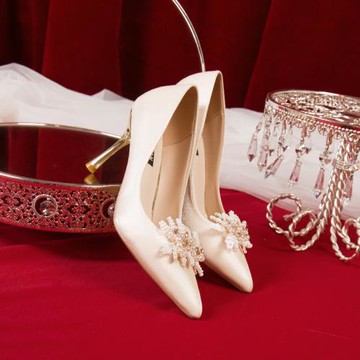 桃夭小眾法式婚鞋女2024新款秀禾婚紗兩穿新娘鞋不累腳伴娘高跟鞋