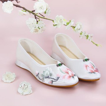 Taroko 民國風蓮花刺繡女款布面繡花鞋(白色)