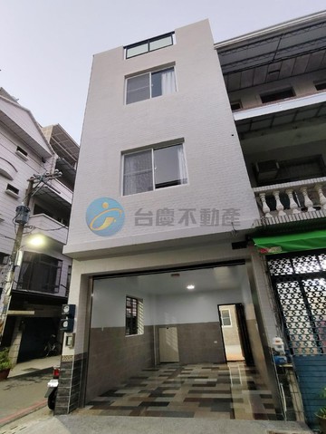 鎮北國小/邊間/美車庫透天｜高雄市鳳山區北忠街