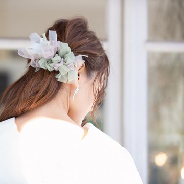 開心果綠 | 點綴「咲き編み」的按壓式髮夾/髮夾