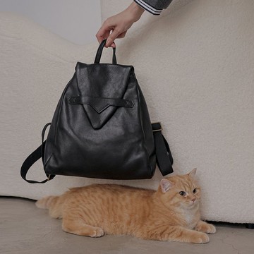 極簡三角包釦-旅行後背包