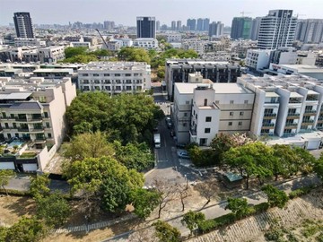 【灣北重劃區】三面臨路灣北公園旁三角窗建地｜高雄市仁武區澄合段