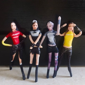 ✨臺灣出貨✨blackpink抽象玩偶lisa娃娃jennie周邊樸彩英老鼠幹應援骨架玩偶