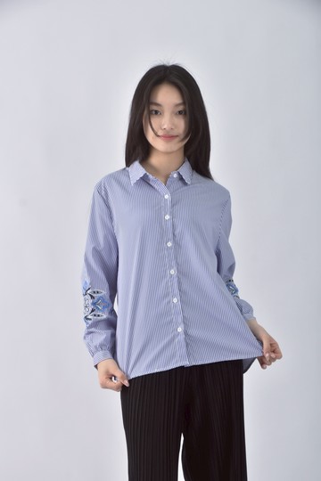 (M) tata排扣繡花藍色長袖上衣