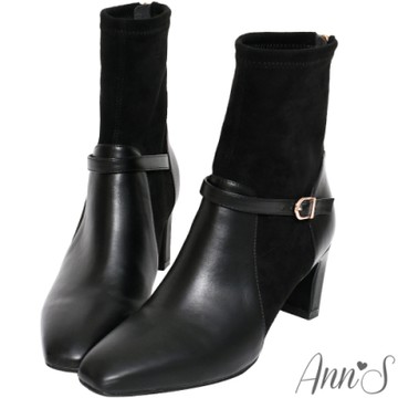Ann’S型塑都市氣質-異材質拼接細扣帶扁跟貼腿襪套短靴-黑