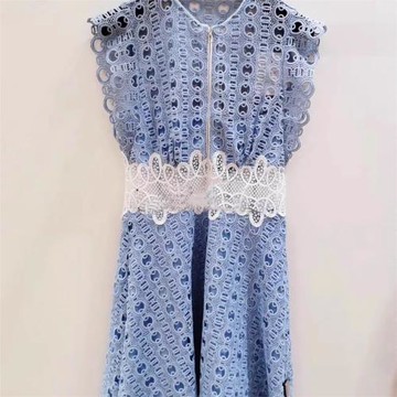 20甜美牛角袖鏤空蕾絲連衣裙2色SFPRO01010