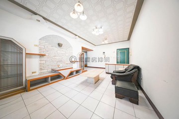 亞灣近光榮碼頭輕軌住辦三房超稀有雙平車｜高雄市苓雅區苓雅二路