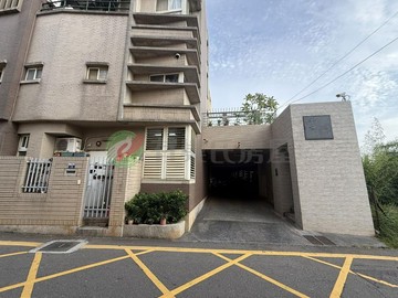 中科～東海商圈～社區型～雙車別墅｜台中市龍井區新庄街二段