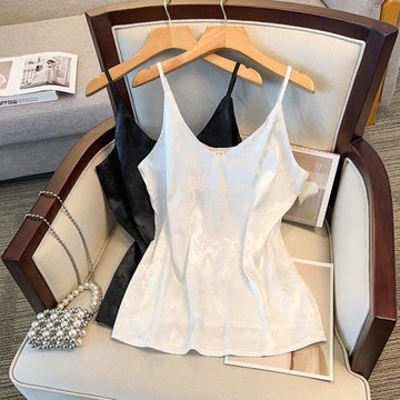 大碼胖mm加肥加大300斤絲綢緞面百搭吊帶背心女士純色內搭打底衫