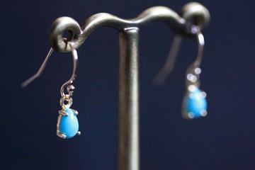 天然土耳其石 迷你梨形耳環