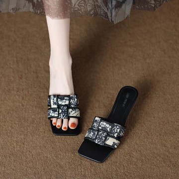 國風涼拖女士外穿洋氣2025夏季新款黑色配裙子時尚超火細跟半拖鞋