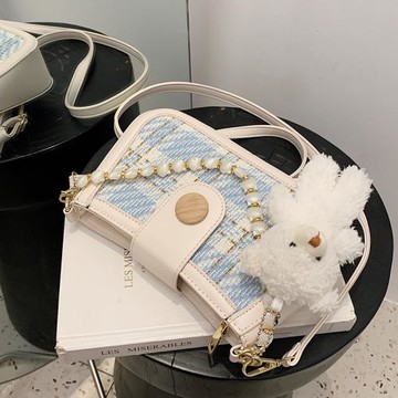 高級感包包女春夏2025新款時尚斜挎小方包百搭爆款呢子單肩腋下包