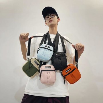 2024年8月夏秋現款迷你男女旅游小包包手機包防水尼龍小包欣1720
