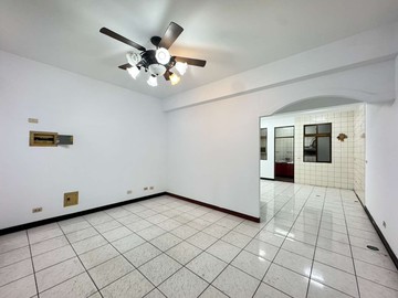 大里立仁商圈前院停車孝親透天幸福宅｜台中市大里區公教街