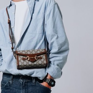 Gucci 1955 Horsebit 馬銜釦斜背迷你手機包(699296-咖)