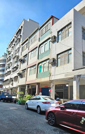 小港機場騎樓透天店住｜高雄市小港區廠西路
