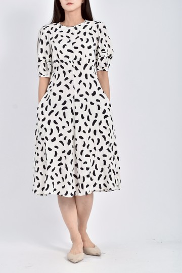 (S) marimekko x uniqlo黑點白色洋裝