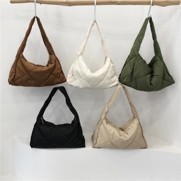 小臟柜 高級感絎縫長方形手提包夾棉菱格云朵包女單肩腋下托特包