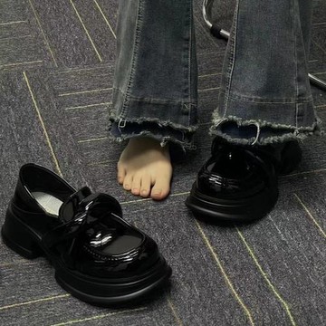 可以踩著穿的樂福鞋~~厚底小皮鞋