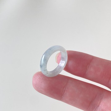 冰白翡飄烏雞灑金玉戒 | 天然緬甸玉A貨翡翠