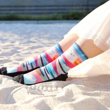 【小創襪】環保永續 - 落日北極熊 動物 登山襪 中筒襪 長襪 藍白