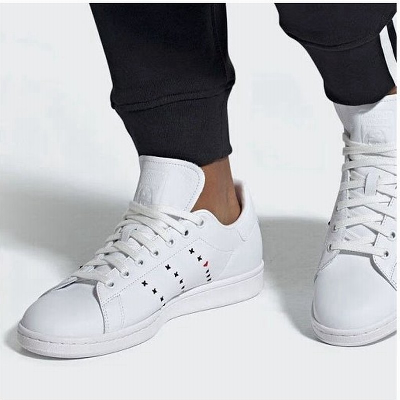 国内即納 アディダス スタンスミス バレンタイン ハート柄 レディース スニーカー Adidas Originals Stan Smith Eg5811 限定 残りわずか 通販 Lineポイント最大0 5 Get Lineショッピング