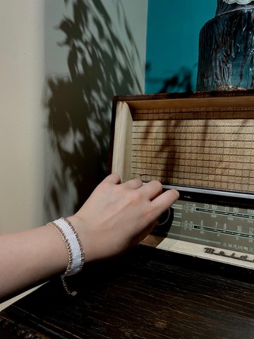 【白華】米珠織帶手鍊 | 白色玻璃珠 / 金色米珠 | 可訂製長度