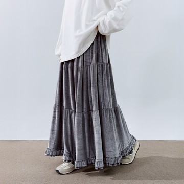 QUEENSHOP_F 女裝 質感光澤絨面荷葉蛋糕長裙 三色售 現+預 【03021715】