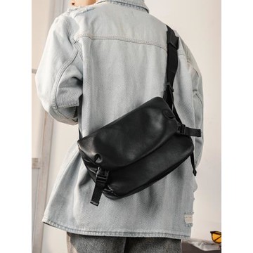 新款潮牌男士PU皮單肩包休閑時尚斜挎背包日系潮流小方包潮男包