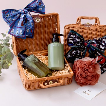 [快速出貨]【梨花娘】 給你滿滿應援🎯髮絲豐盈迎戰每一天！洗護髮手提籃組｜NOV.15曠野綠茵茶樹清涼去屑洗髮精+護髮乳+沐浴花球(絲巾手提袋籃包裝) 應援感謝禮物 職場禮物 女生禮物 生日禮物