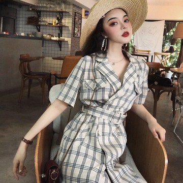 2022年春裝新款法式復古仙女森系桔梗方領連衣裙東大門女裝歐貨潮