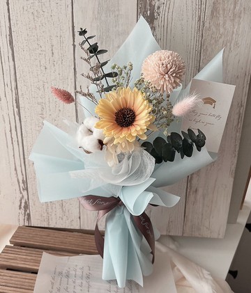 青春有你 太陽花 畢業花束 不對稱擴香花束