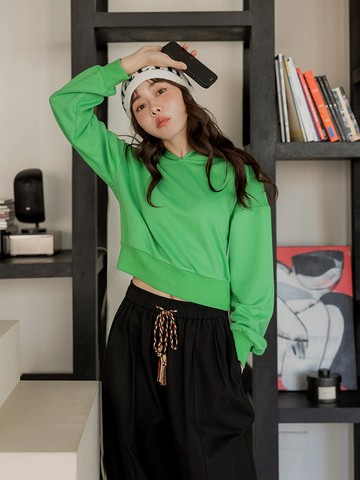 多色素色落肩短版連帽上衣