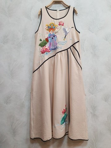 手工刺繡洋裝 狐狸 漢服 蓮花 可愛圖案