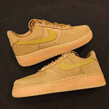NIKE AIR FORCE 1 皮革 絨面 小麥色 經典復古 百搭舒適  女鞋 休閒鞋 FZ7372-200