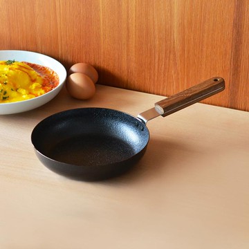 小泉誠 ambai日製原木柄平底鐵鍋-18cm 單一規格