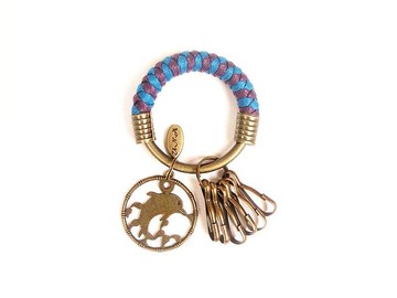 鑰匙圈(小)5.3CM 亮藍+深紫+圓牌海豚 編織 腊繩 鐵環 客製化