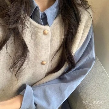 P3-【免費參觀】 針織馬甲 秋冬衣服  針織背心  針織溫柔背心單排馬甲小金扣子冬季開衫坎肩外穿韓係上衣疊穿 CTDO