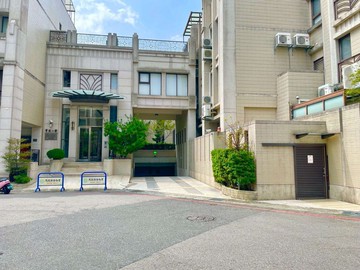 ❖新光學區寶運一墅｜時間到了屋主超想賣!出價我來談｜台中市太平區新興二街