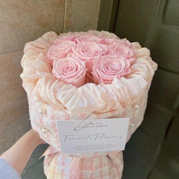 【閒暇人花藝設計】粉色系小香風頂級厄瓜多永生玫瑰花花束  / 七夕花束 情人節禮物 畢業花束  永生花束 生日禮物 求婚花束
