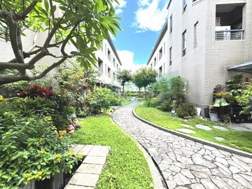 黑白配阿瑋⭐龍井東海藝術街⭐靜崗Ⅱ臨路店墅｜台中市龍井區藝術街