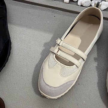 DONGCHICHI 柔軟 鞋底 雙帶 厚底 芭蕾舞 休閒鞋 瑪莉珍鞋 米白色 F025