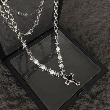 【唯傢】珍珠異形石拼接愛心十字架項鍊百搭個性鎖骨鏈小衆設計男女嘻哈潮